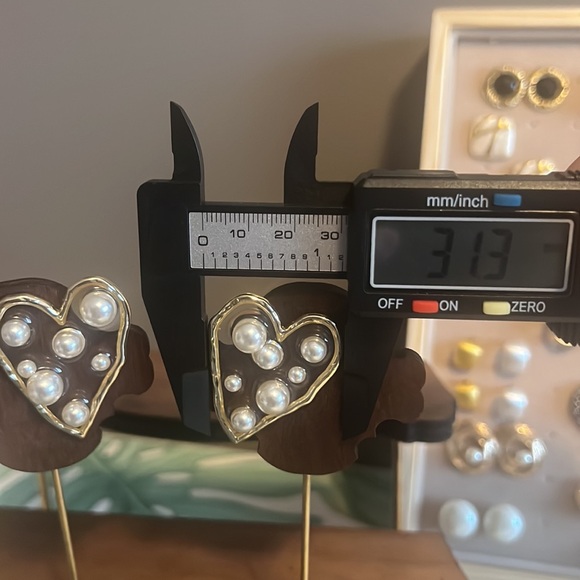 Heart-Shaped Pearl Enamel Drop Earrings - Picture 4 of 6